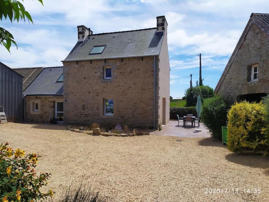 Chez Denise Saint-Pol-de-Léon Exterior foto